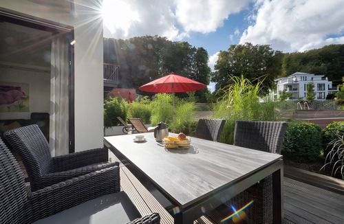 Binz Villa | Apartment Seeschwalbe: Fireplace, Pool, Terrace, Wi-Fi – Exclusive Baltic Sea Holiday in Binz