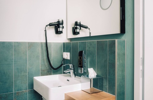 Eberswalde Apartment | Apartment with compact kitchen and hotel service. Very centrally located.