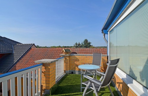 Geltow Apartment | Approx. 70m2 apartment for 2 persons. Balcony with forest view. Close to the beach. Potsdam 2 km.