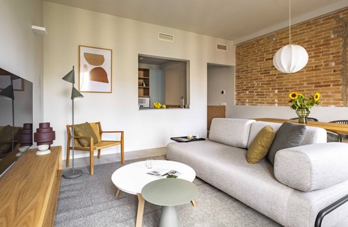 L'Antiga Esquerra de l'Eixample Apartment | Aspasios Garden Apartments