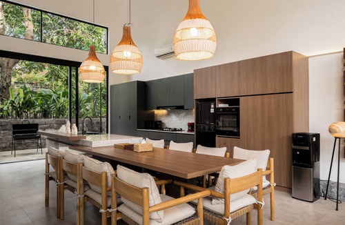 Abiansemal Villa | Bali Magical Villas Ubud - Brand New Villas with Fitness Center & Jungle View