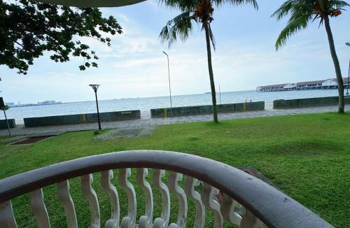 Taman Tanjung Apartment | Beachfront Bliss with 3BR Sea View PD Glory Beach Resort