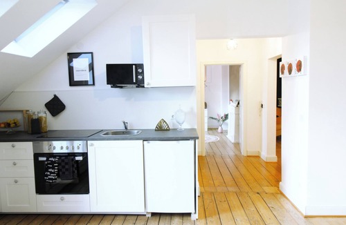 Hochfeld Apartment | Boho-artstudio: Schicke Designer-wohnung mit Workspace +zentral+wifi+alexa+