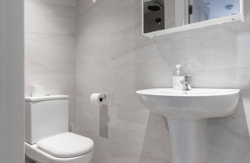 Bryanston and Dorset Square Apartment | Box Budget twin Studio Baker St Central London G10