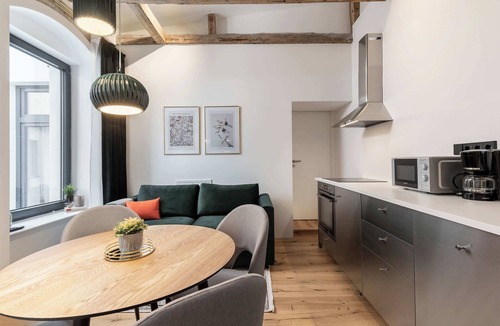 Weissensee Apartment | Brick & Beam Loft Duplex (30sqm) near Antonplatz