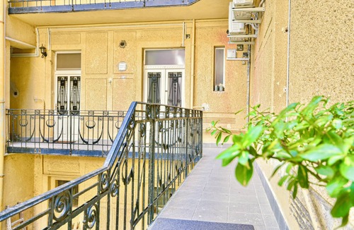 Krisztinavaros Apartment | Buda Garden Retreat. Modern Comfort and Tranquility by the Historic Sites.