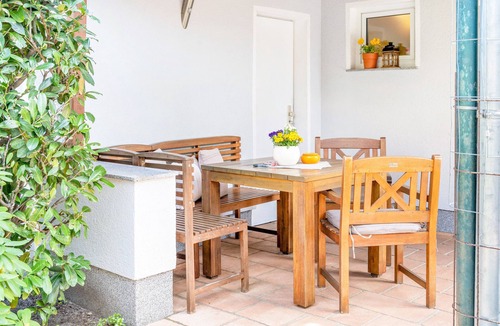 Mahlsdorf Apartment | Bungalow 'Auszeit' with Private Terrace