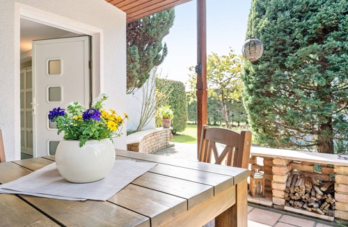 Mahlsdorf Apartment | Bungalow 'Auszeit' with Private Terrace
