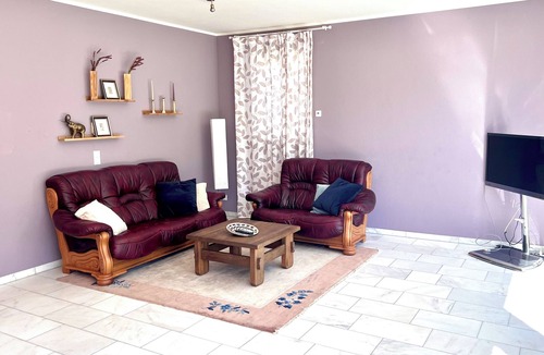 Falkensee House | Bungalow im Grünen mit Garten, 20min bis Berlin Hbf