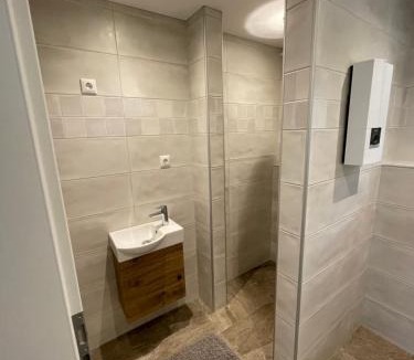 Mittenwalde Apartment | Bungalow in Motzen bei Berlin nur 300 m vom Strandbad - Wochenrate verfügbar