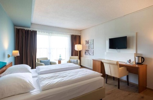Maintal-Doernigheim Hotel | Business Double Room w/Sitting Area + Quiet Location