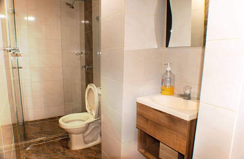 Suramericana House | Cómoda Habitación Para Tres Personas Ubicada en el Sector Estadio