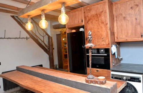 La Pobla de Lillet Apartment | Cadí - Tríplex para gurupos en La Pobla de Lille by Interhome