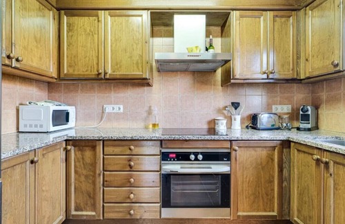 Isovol House | Cal Cente - Casa de Muntanya amb Jardí Compartit