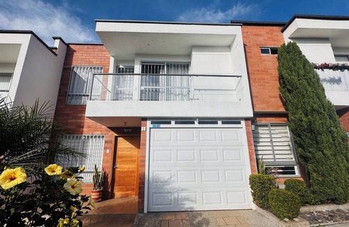 San Antonio de Pereira House | Casa Tita: 3BR Charming House Near San Antonio Park