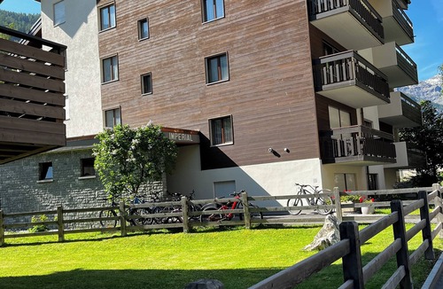 Zermatt Apartment | Central Zermatt studio for 2 with Matterhorn view, near lifts & restaurants