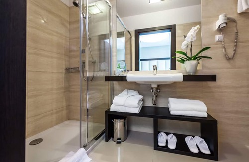 Stradom Hotel | Charming Boutique Stay: 2 Units & Free Breakfast