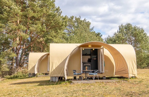 Hohenlychen House | Coco Sweet 2 - Coco Sweet tents on the beach
