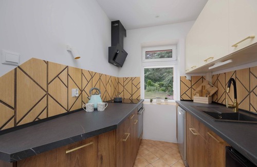 Wawer House | Comfortable Apartment with Garden | Two Parking Spaces