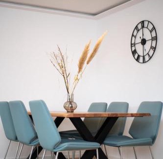 Linden-Mitte Apartment | Comfortable & central 3-room-apartment in Hannover l Self-Check-in I Parking, Elevator & Balkony
