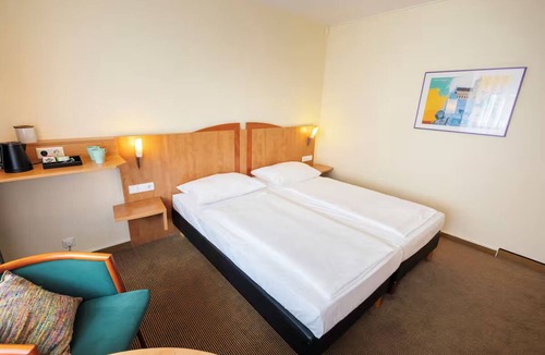 Viewegsgarten-Bebelhof Hotel | Commuter-Friendly Stay | Sauna | Close to Braunschweig Cathedral