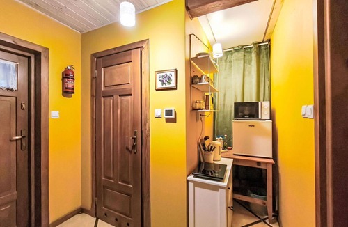 Bialowieza House | Cosy apartment in villa for 8 people with A/C, TV, terrace and pets allowed