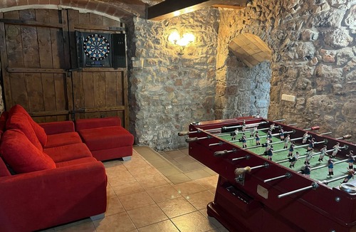 Sant Salvador de Guardiola Apartment | Country House 'Set Rengs 3' with Lake View, Shared Pool and Wi-Fi