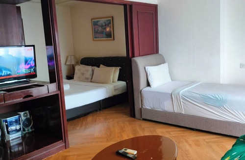 Imbi Apartment | Cozy 1-bedroom apartment in fabulous Kuala Lumpur with AC and gym access