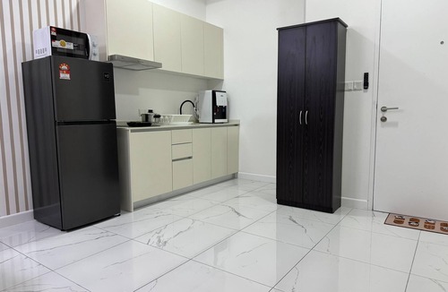 Kampung Pantai Dalam Apartment | Cozy 2BR Suite [2–6 Pax] FREE 500Mbps Wifi Bangsar South
