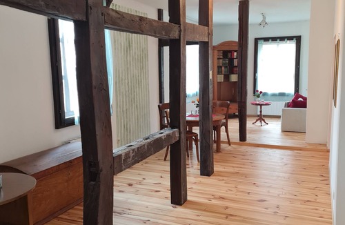 Hardegsen Apartment | Cozy apartment (62sqm) in a time-honored cultural monument - above the violin museum