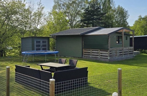 Wilsum Cabin | Cozy chalet with spacious garden