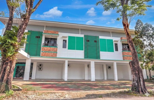 Banjarbaru House | Cozy Indonesia Standard Twin Retreat w/Free WiFi