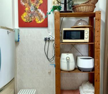 Kuala Lumpur House | Cozy Little Room at Suria Kipark Damansara Apartment with Fully Equipped Kitchen and Laundry