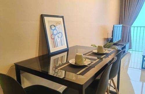 Shah Alam Apartment | Cozy Studio in Shah Alam with Mountain View