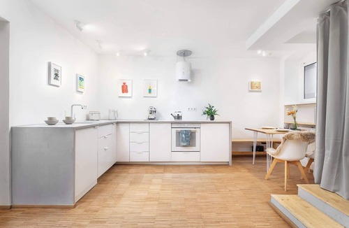 Weissensee Apartment | Cozy Studio in Weissensee with Projector