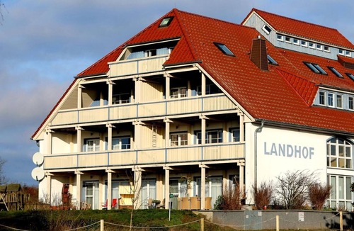Stolpe Apartment | Cozy vacation apartment The Landhof Wildrose LH-306 in a rural setting -