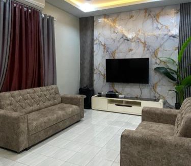 Gua House | D'Kuning Homestay