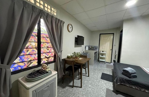 Jenjarom House | D'Orkid Homestay Kebun baru