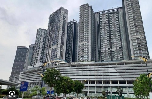 Medini Apartment | D'pristine 3 bedroom condo 10pax 3mins walk to Legoland!