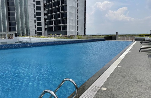 Medini Apartment | D'pristine residence 4 bedder condo opp medini mall and legoland (13 pax)