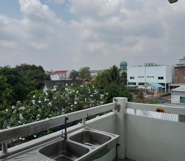 Nong Bon Bed & Breakfast | December to January