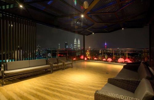 Titiwangsa Apartment | Deluxe King Suite with Twin Tower View 27