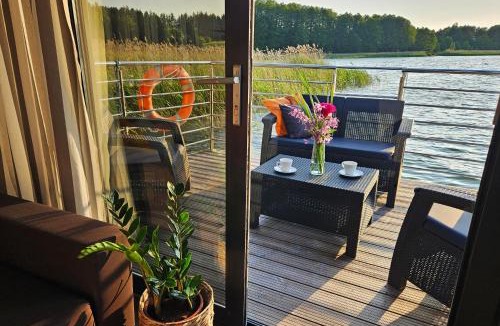 Ogonki Apartment | Domek na wodzie Topiko Czarter przy Hotelu Ognisty Ptak