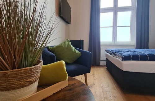 Anklam Bed & Breakfast | Double room 3 (18-30m², 2pers.), fridge, Smart-TV - Altes Lazarett