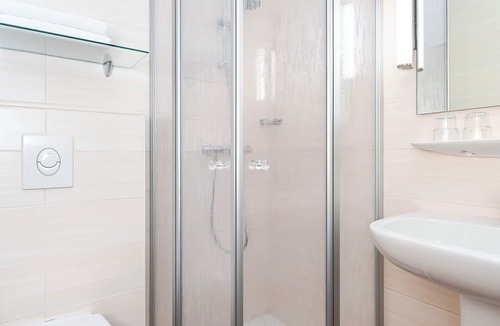 Esens Hotel | Double room incl. breakfast on the North Sea coast