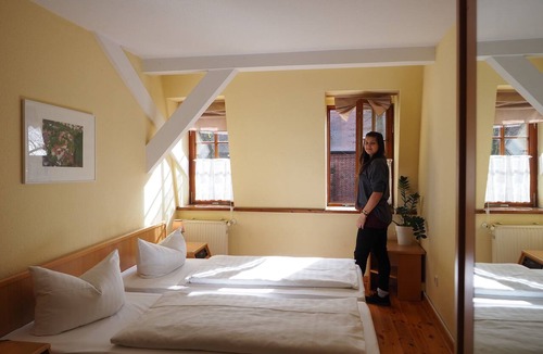 Cottbus House | Double room with shared bathroom 2 - Jugendgästehaus