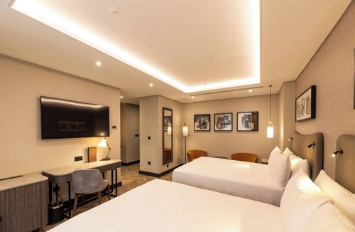 Warwick Hotel | DoubleTree by Hilton London Victoria