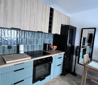 Wawer Apartment | Dzięcieliny 15 - komfortowe mieszkanie przy Centrum Zdrowia Dziecka Międzylesie
