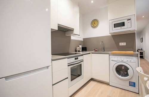 El Poble-sec Apartment | E4LLE1031 - Studio next to Plaza España