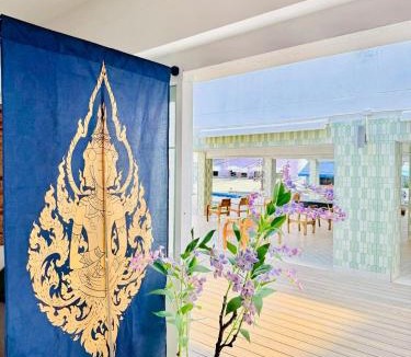 Chana Songkhram Hotel | Easy Monday Pool Capsule Hotel - Old Town Bangkok